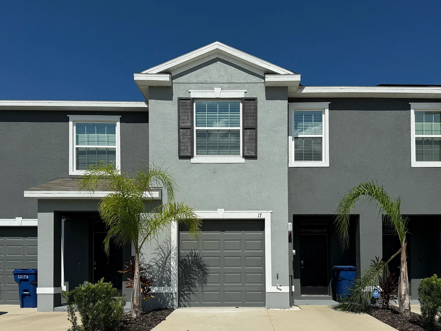 3 bed, 2.5 bath, 1673 sqft, $2,100 — Photo 2