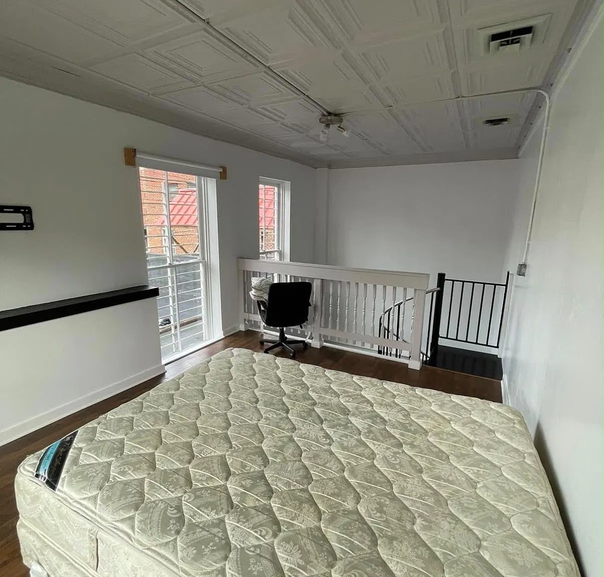 Studio, $1,350 — Photo 2