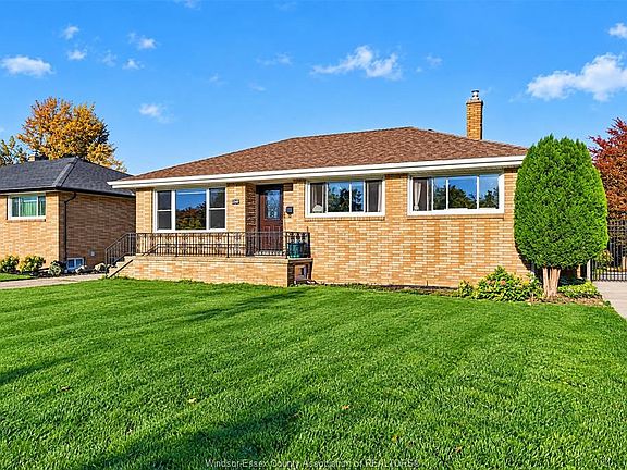 3rd image of 2346 Leonard Rd