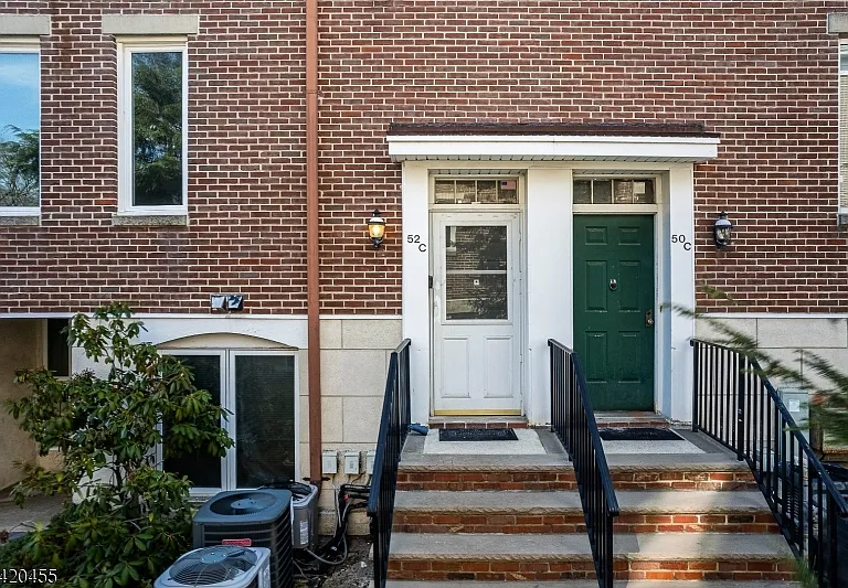 52 E Blackwell St #C — Photo 1