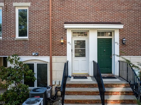 52 E Blackwell St APT C