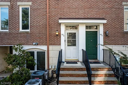 52 E Blackwell St #C Photo 1