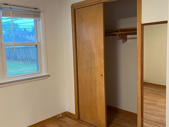 4th image of 16232 Barriemore Ave