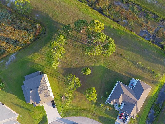 2nd image of 5830 NW Gerald Cir