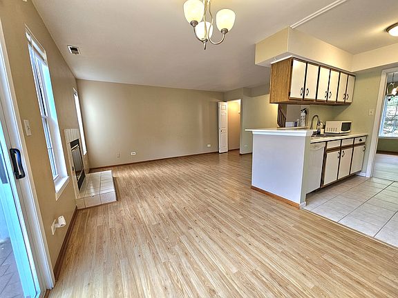2nd image of 227 Newbury Dr #227