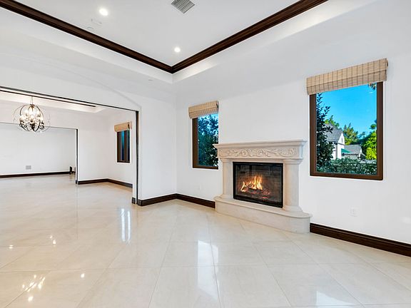 4th image of 4338 Empress Ave