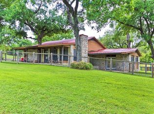 1525 N Colorado St, Lockhart, TX 78644