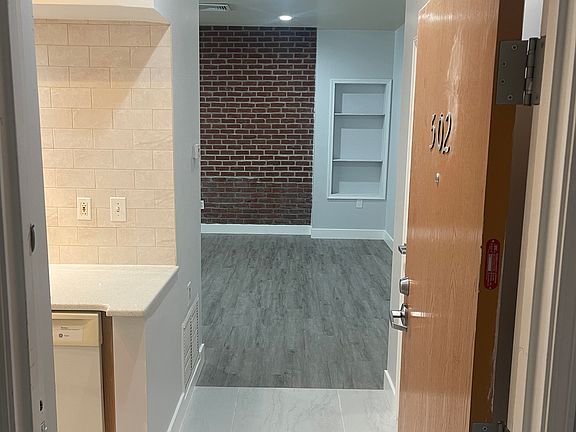 3rd image of 1016 Cherry St APT 502