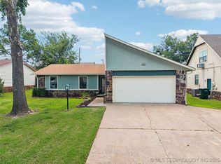 3703 Redbud Dr, Sand Springs, OK 74063
