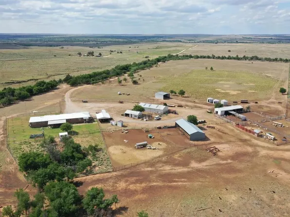 15200 Highway 152, Mobeetie, TX 79061