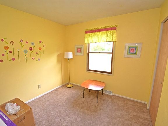 5th image of 18384 Wee Acres Dr