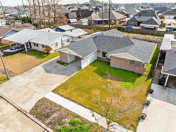 2nd image of 120 Lewald Dr
