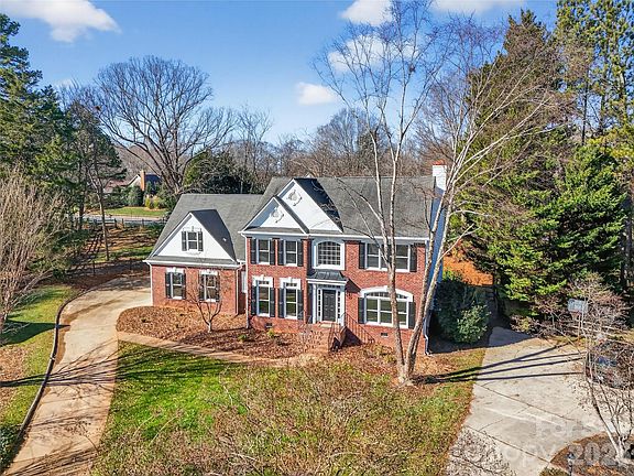 3rd image of 8905 Pennyhill Dr