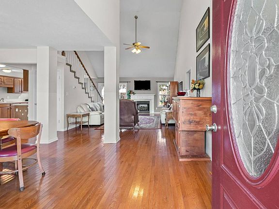 5th image of 674 Superior Ln