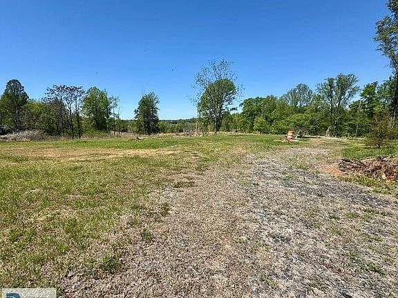 3rd image of 840 Sugartree Church Rd