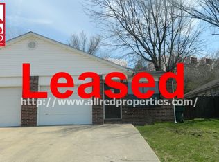 1424 N Dawn Dr, Fayetteville, AR 72703