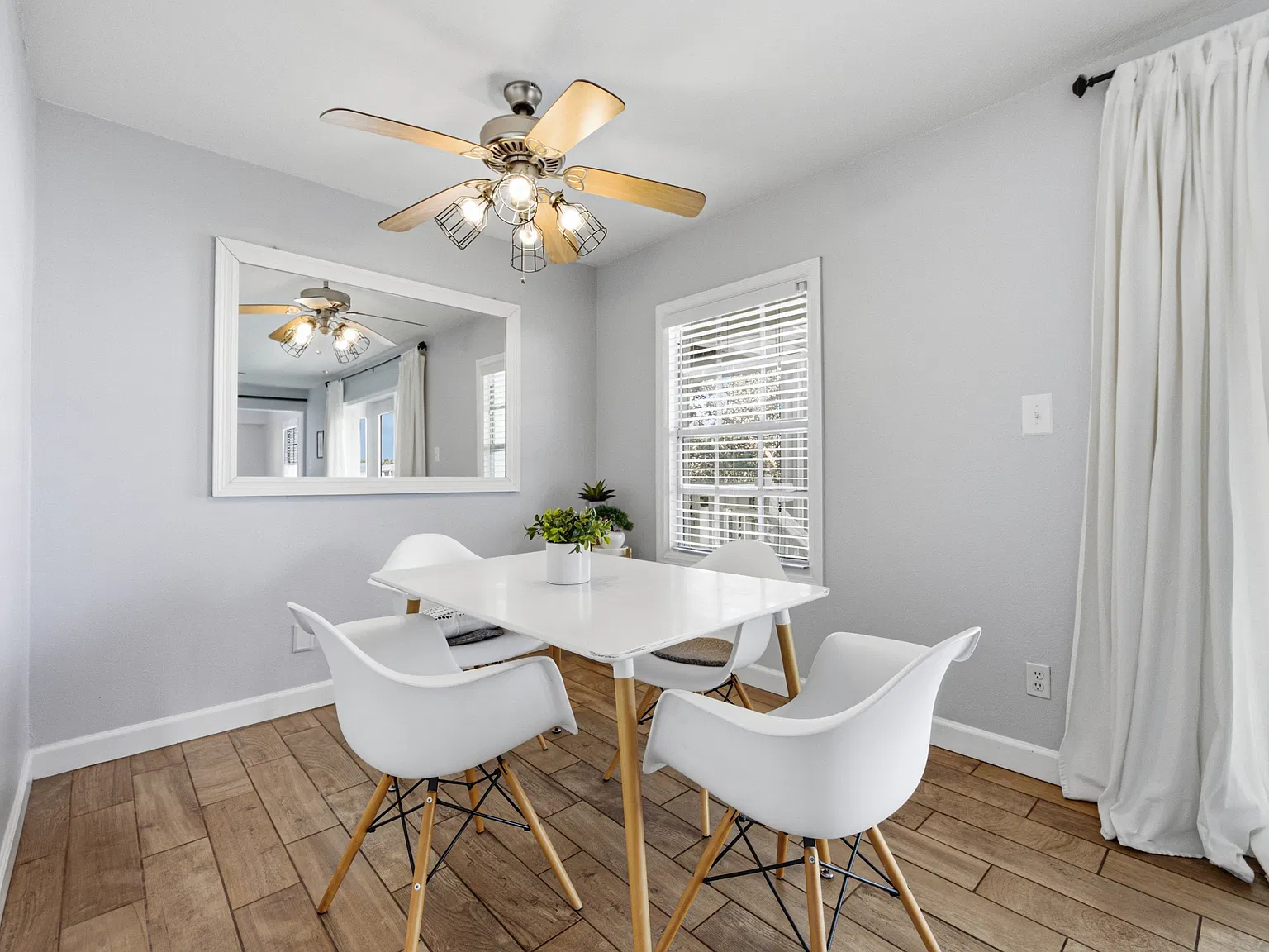 1 bed, 823 sqft, $2,500 — Photo 4