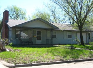 306 Chestnut St, Wamego, KS 66547
