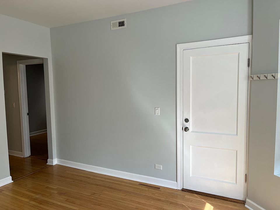 1st image of 3080 N Davlin Ct Floor 1