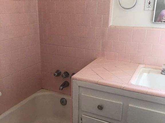 4th image of 250 Goodman St #258