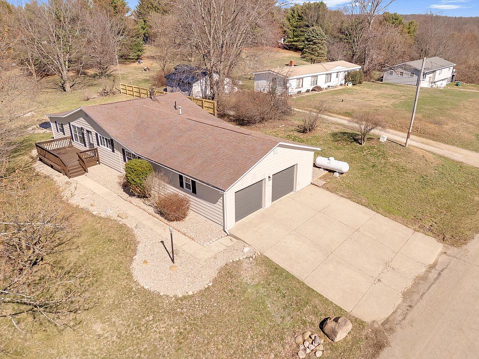 1st image of 72 McCoy Rd