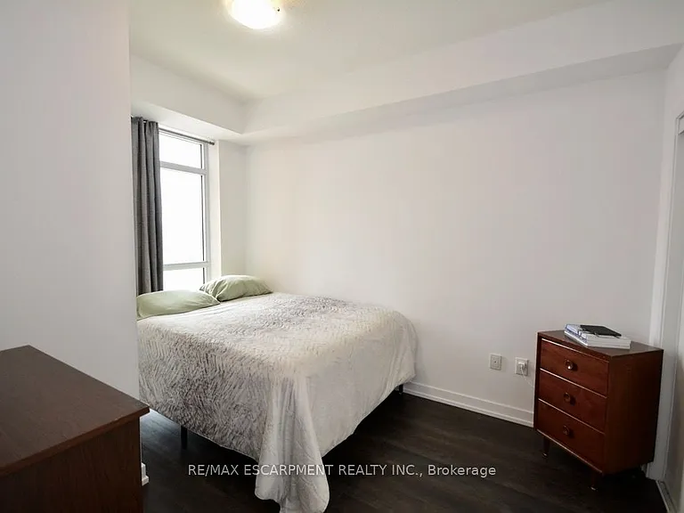 450 Dundas St E #404 — Photo 8