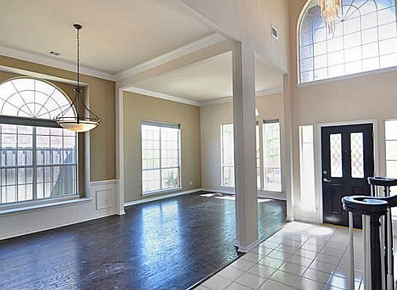2nd image of 7515 Larchmont Dr