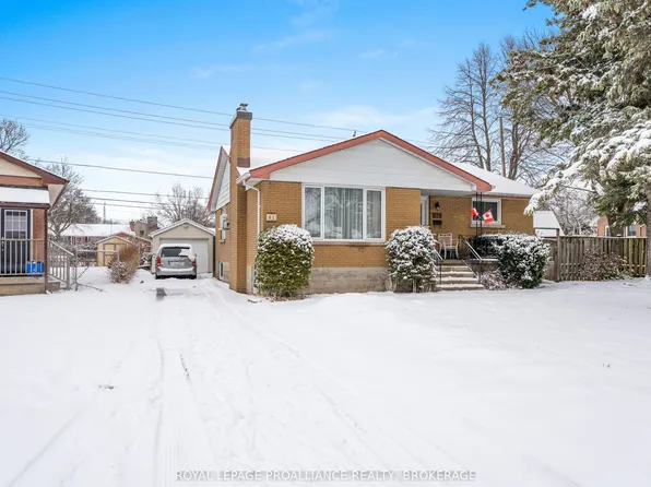 81 Robert Wallace Dr, Kingston, ON K7M 1X9