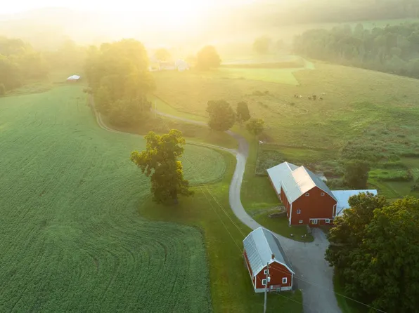 200 Lalor Ln, Little Meadows, PA 18830