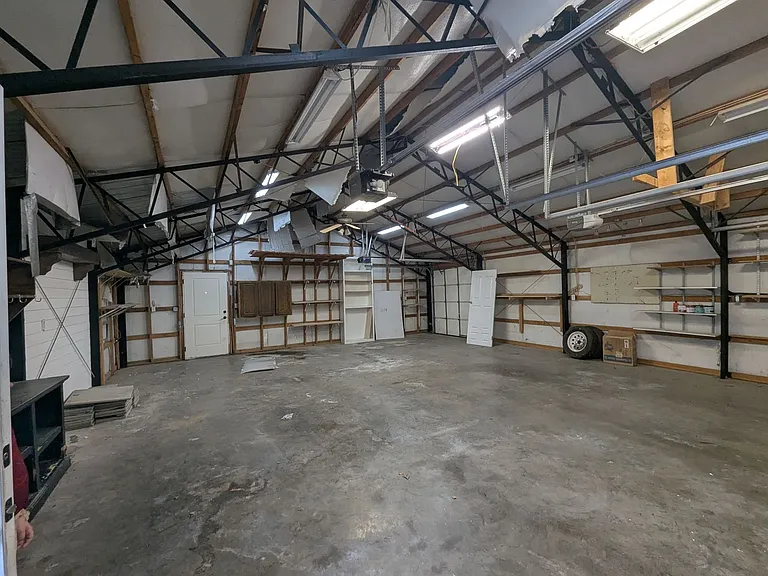 320 S Country Club Rd — Photo 35