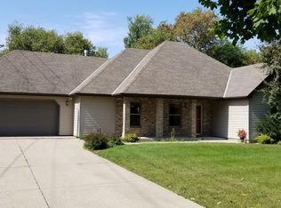621 Sunset Dr, Fergus Falls, MN 56537