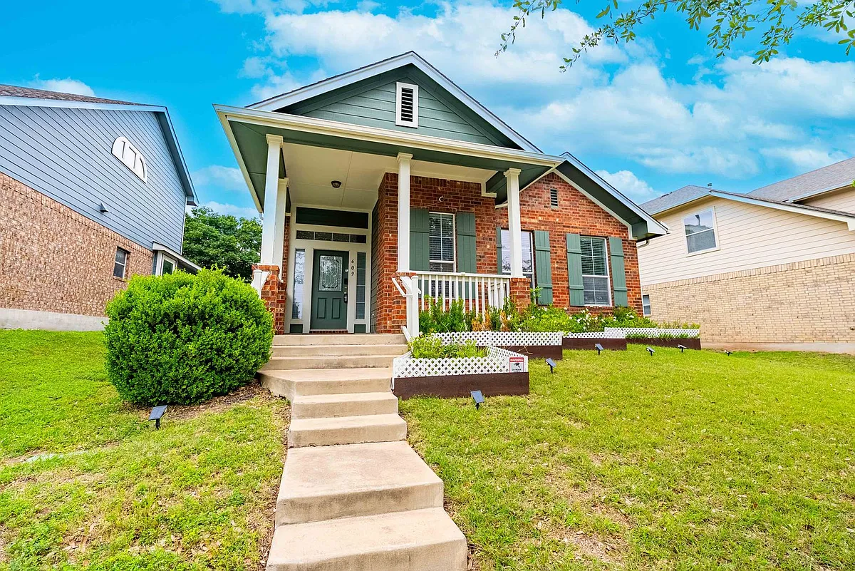 Building Photo - 609 Boca Chica Dr