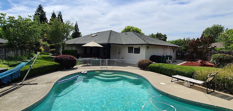 2nd image of 3200 Mount Whitney Ct