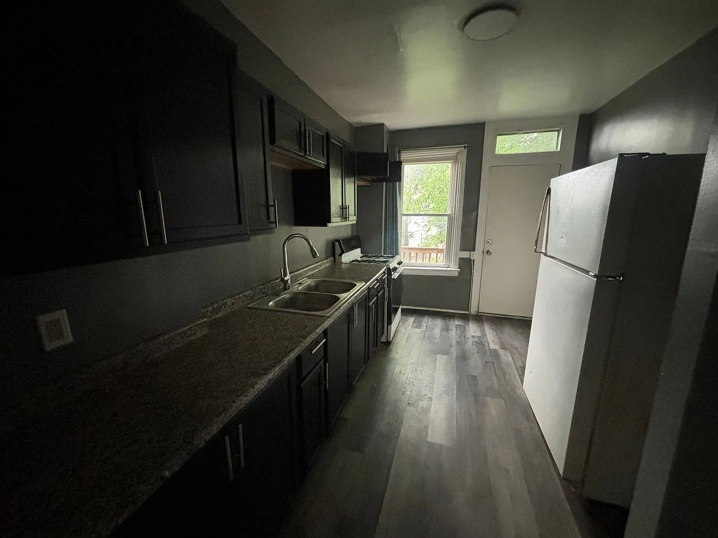 2 bedroom 1 bath house for rent in Mt Washington! — Photo 3