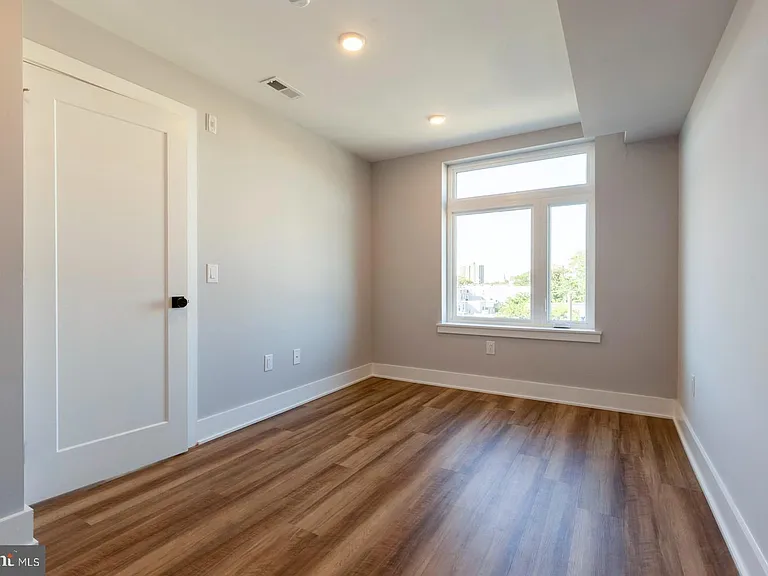 3965 Lancaster Ave #303 — Photo 16