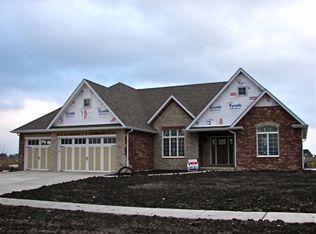 24021 S Sunset Lakes Dr, Manhattan, IL 60442