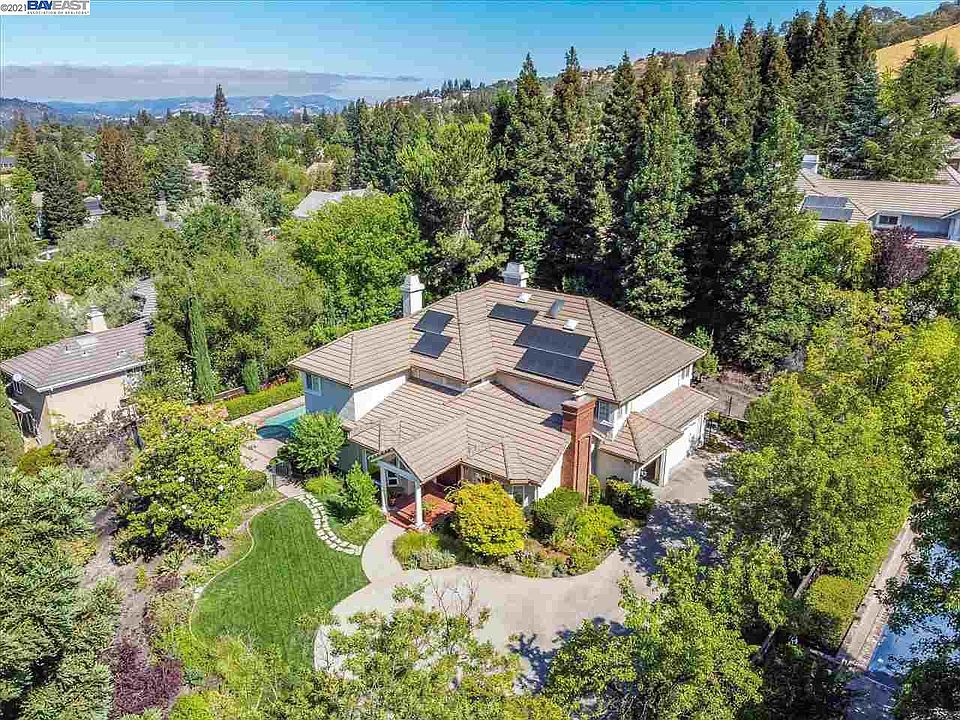 1st image of 70 Alamo Glen Trl