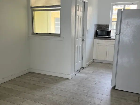 601 7th St #7, Miami Beach, FL 33139