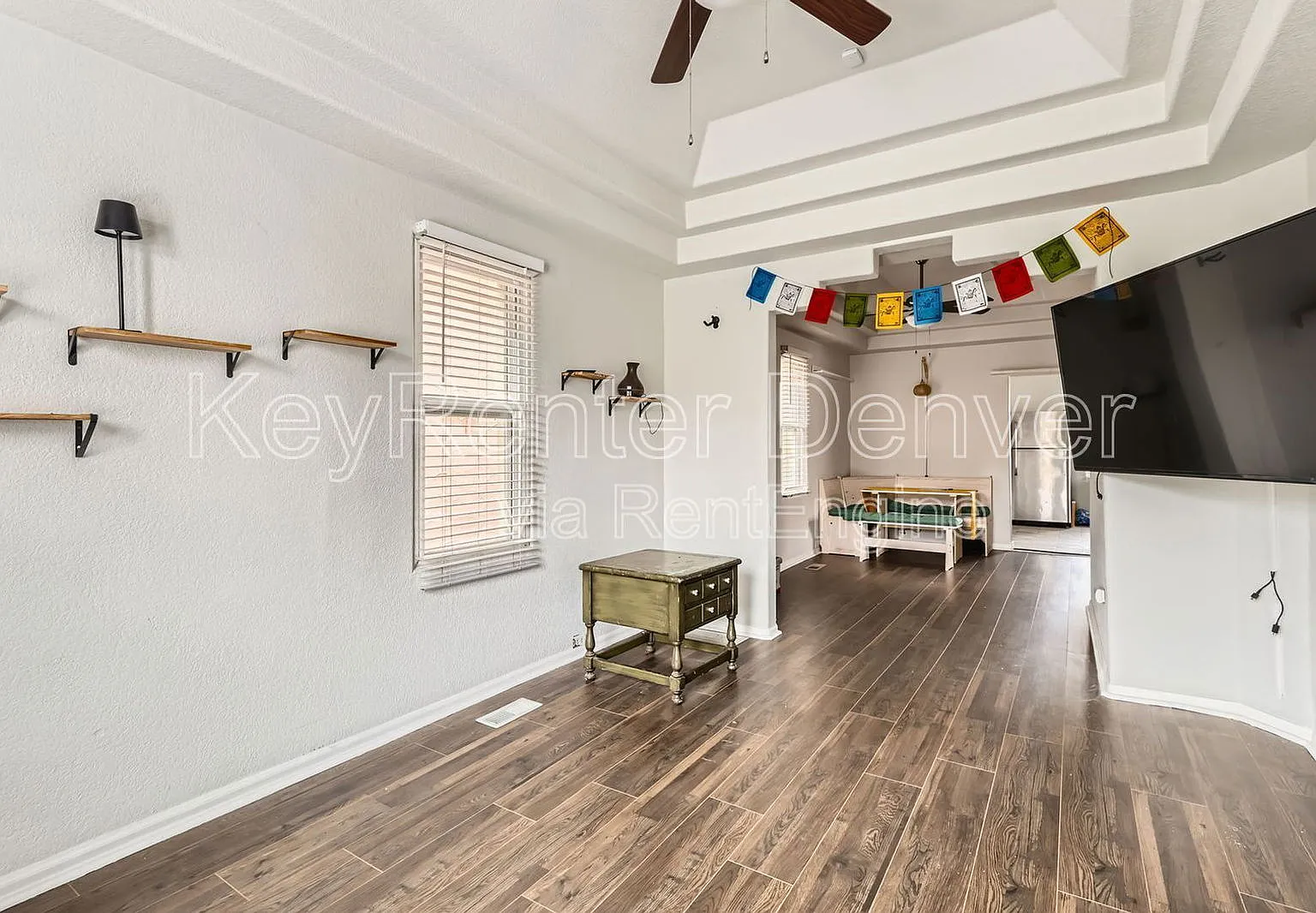 3 bed, 1.0 bath, 1143 sqft, $2,200 — Photo 4