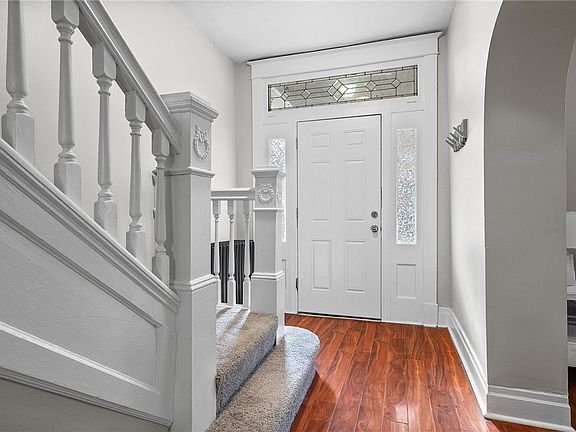 3rd image of 124 Parkfield St