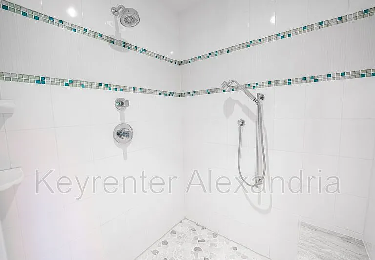 906 Neal Dr — Photo 36
