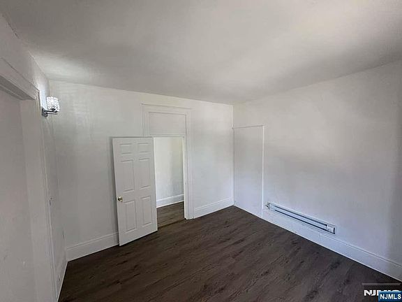 5th image of 15 Park Ave