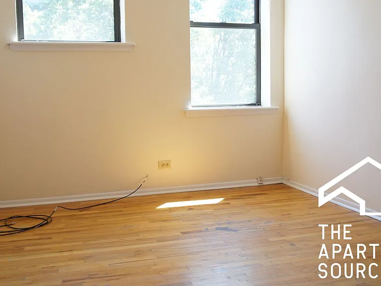 2319 N Kedzie Blvd #1R — Photo 3