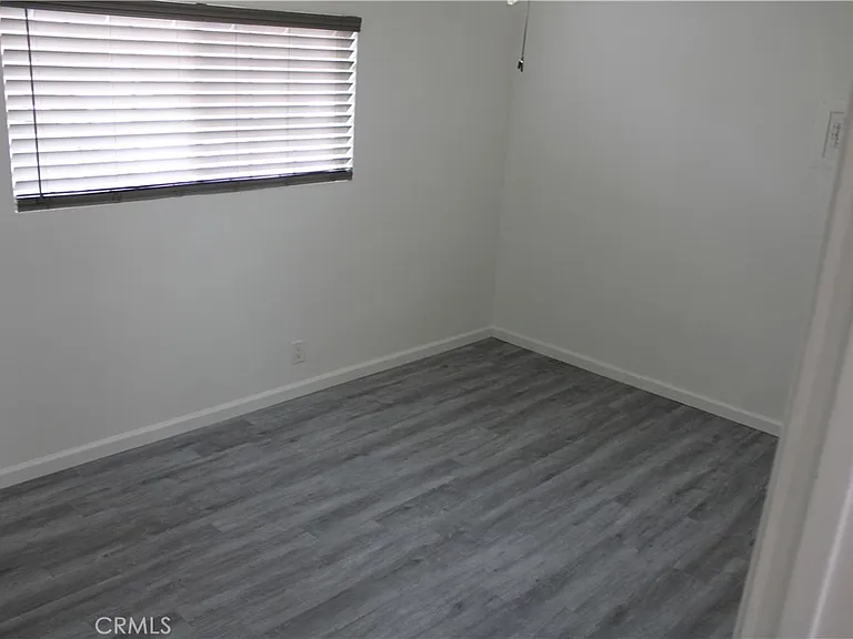 1810 W Houston Ave — Photo 8