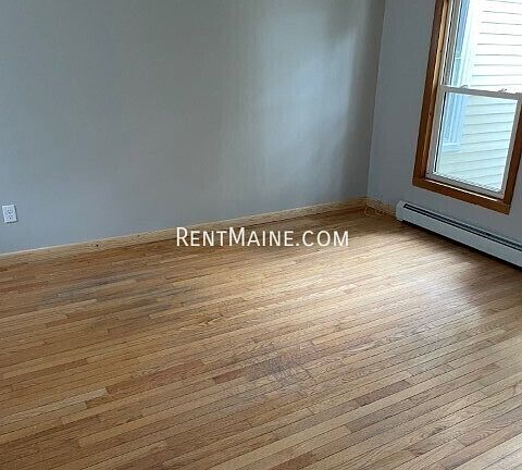 4th image of 118 Grove St APT 2