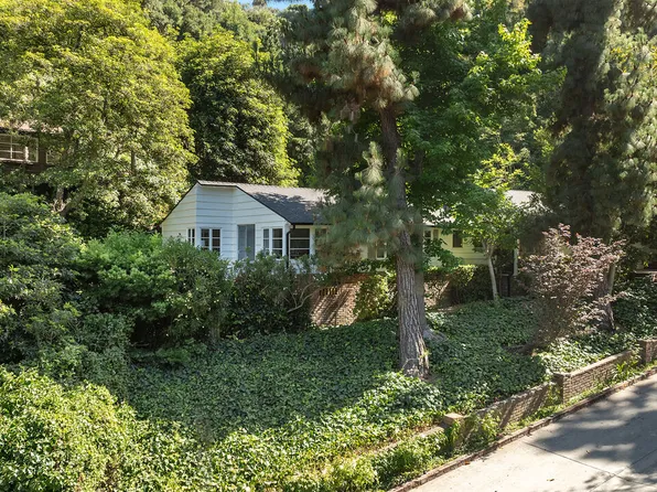 10686 Somma Way, Los Angeles, CA 90077