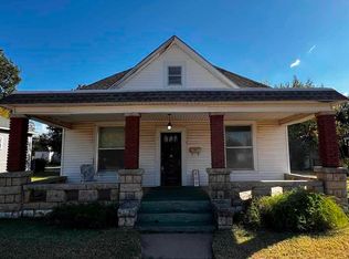 809 S 4th St, Ponca City, OK 74601