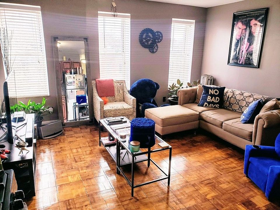 1st image of 559 Putnam Ave