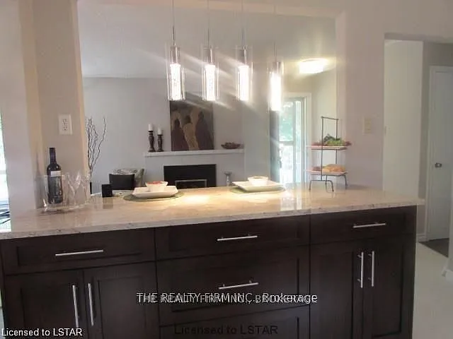 683 Fanshawe Park Rd E — Photo 2