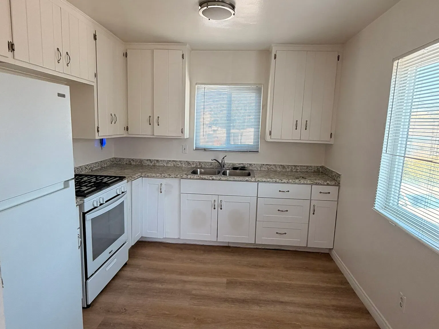 3 bed, 1100 sqft, $2,395 — Photo 1
